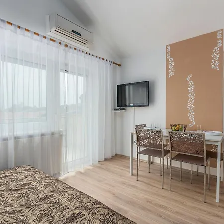 Gemuetliches In Mit Grill Apartment